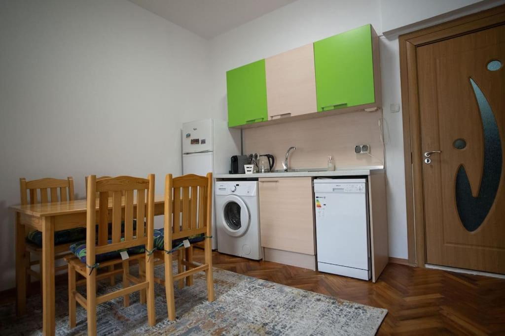 The Green Apartment In The Heart Of Old Sofia 1Bdr Exterior photo